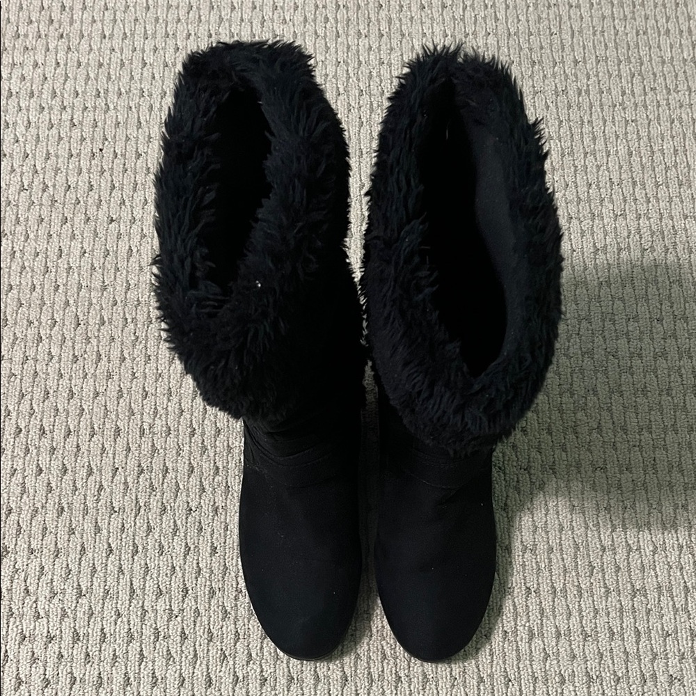 Women's Cozy Black Fur-Lined Winter Boots